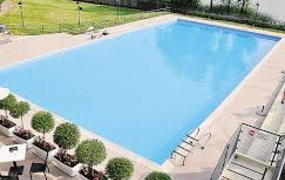 Hotel-Piscina all'aperto  giugno- settembre